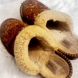 Cozy Brown Shearling Lined Slippers